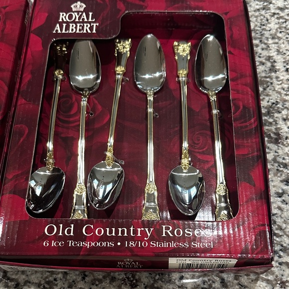 Royal Albert Gold and Silver Country Rose Cheese Set and Tea Spoon Set. - Picture 4 of 4